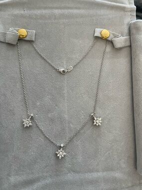 Kwiat diamond three star necklace. Perfect condition